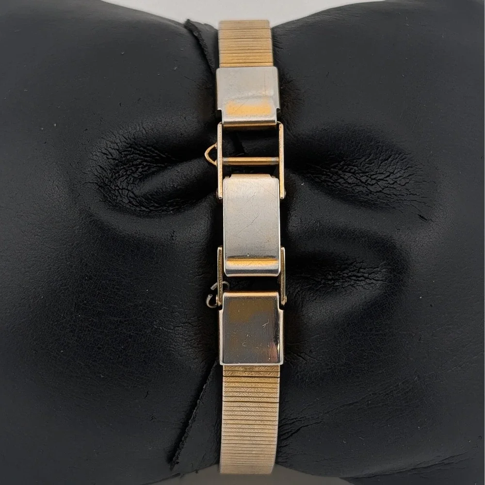 Vintage Citizen Seven 3220-941934 Gold Tone Quartz Watch Textured Bracelet - Picture 7 of 10